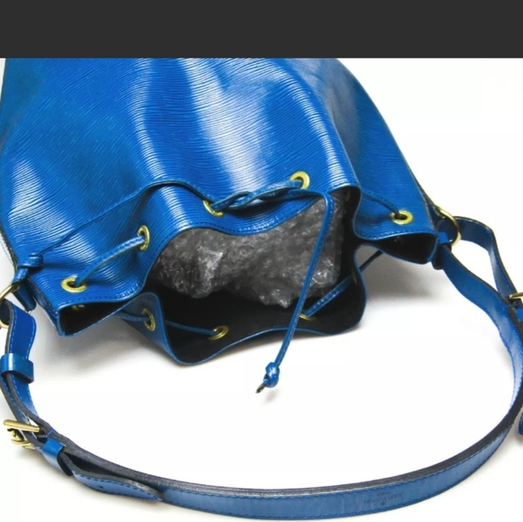 💋HP💋Authentic Louis Vuitton Epi Petit Noe Large Blue Gold - Picture 9 of 12